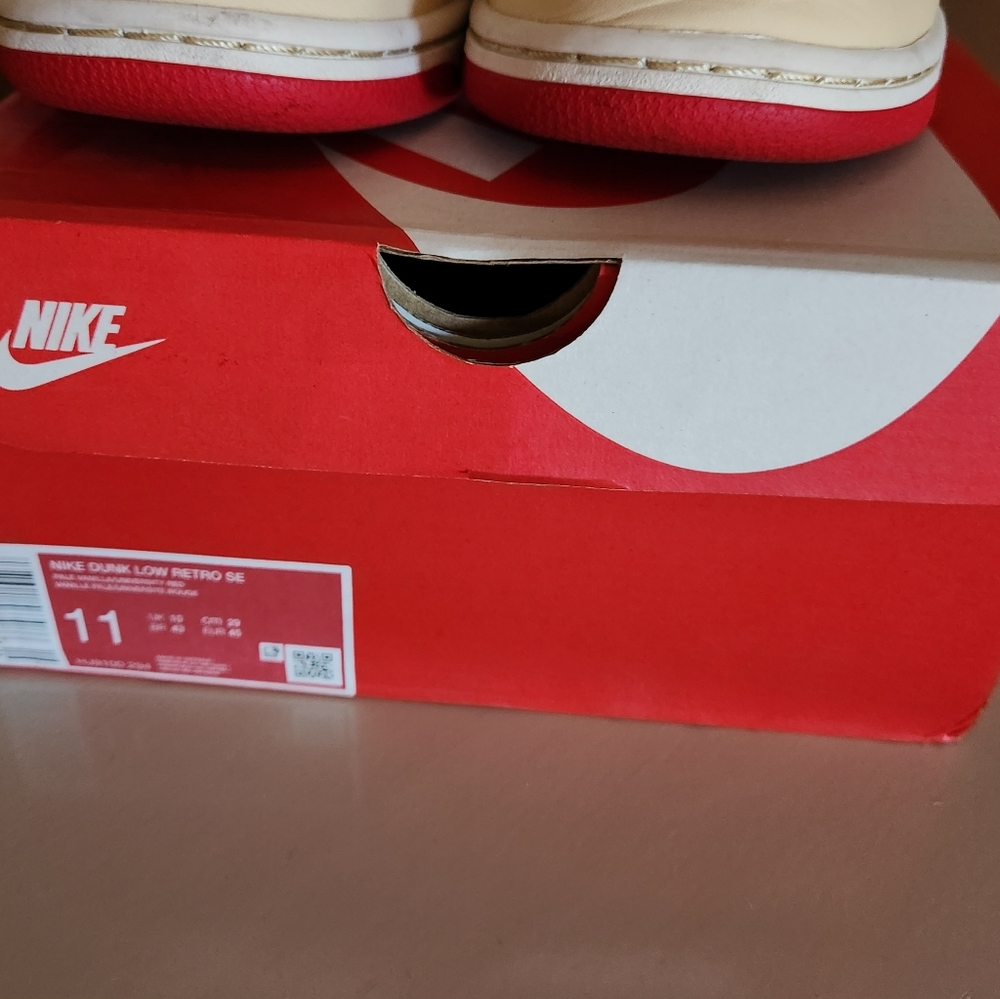 Nike Dunk Low Retro SE 'Strawberry Waffle' - Picture 6 of 8